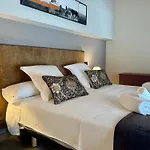 Y La Santilar Apartmán *