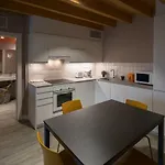 Y La Santilar Apartmán *