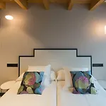 Y La Santilar Apartmán