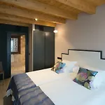 Y La Santilar Apartmán