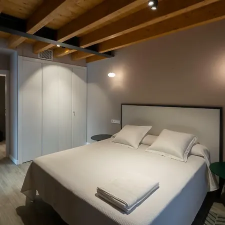 Y La Santilar Apartment *