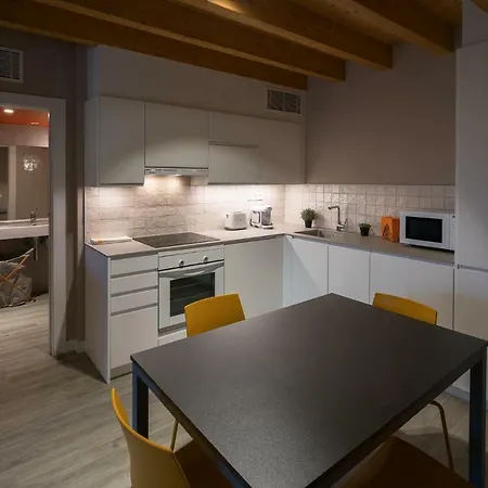 Y La Santilar Apartment *