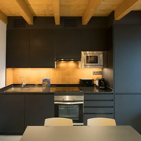 Y La Santilar * يانس