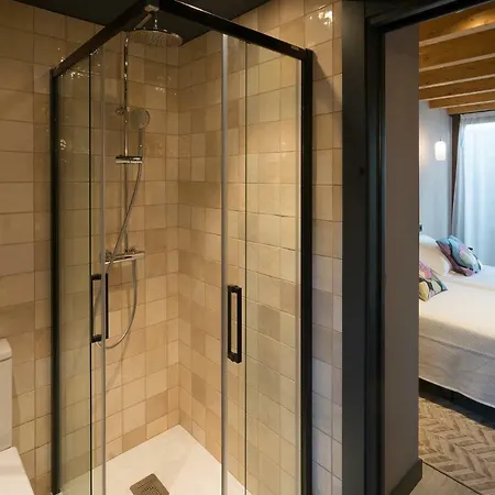 Y La Santilar * يانس