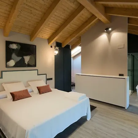 Y La Santilar * يانس